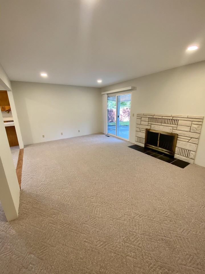 340 Wiley St #1 - Photo 5 of 28