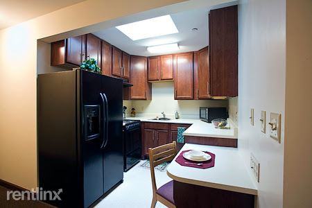 Ivy Apartments - Photo 3 of 6