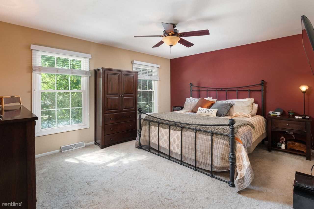 1549 Wedgefield Cir - Photo 3 of 8