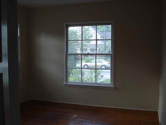 723 Earlham St - Photo 3 of 7