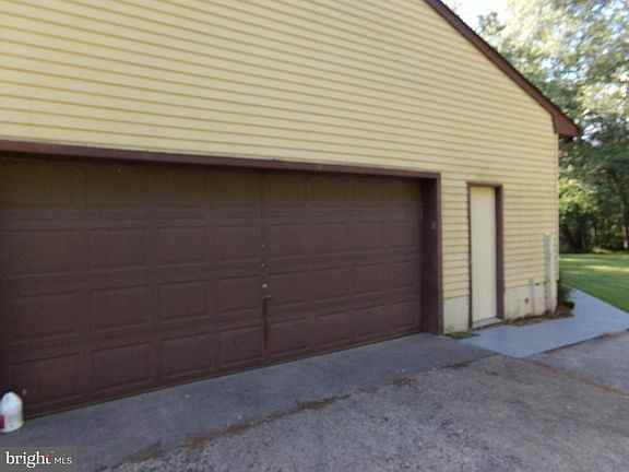 559 Larch Ave - Photo 3 of 18