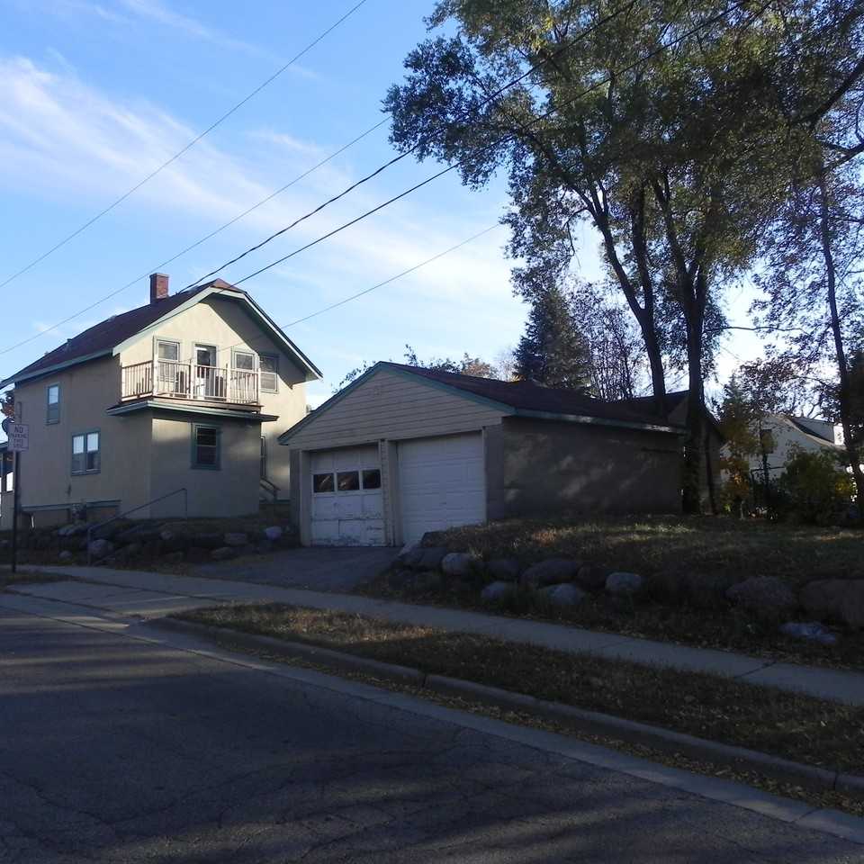 3188 Ridgeway Avenue - Photo 3 of 10