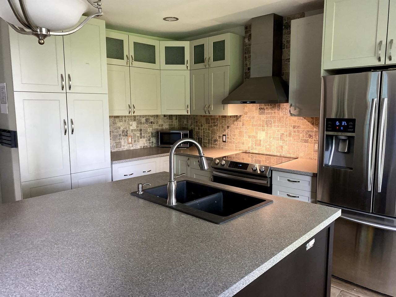 160 Albert St E #1 - Photo 2 of 3