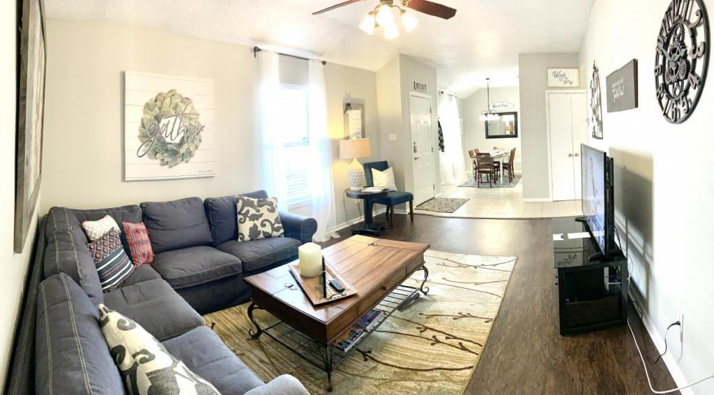 1311 Bagby Avenue - Photo 3 of 12