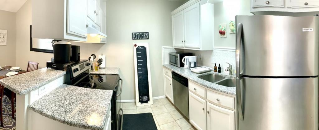 1311 Bagby Avenue - Photo 4 of 12