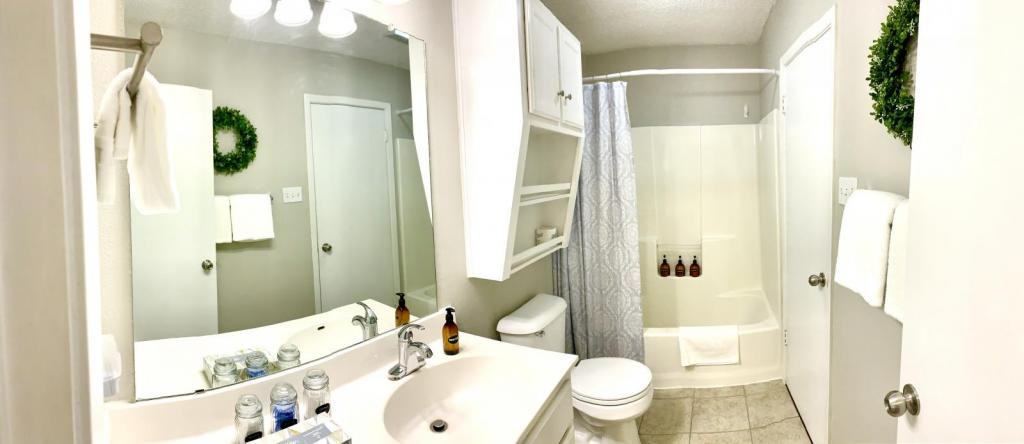 1311 Bagby Avenue - Photo 7 of 12