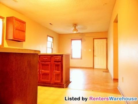 3104 Mahaska Ave - Photo 3 of 8