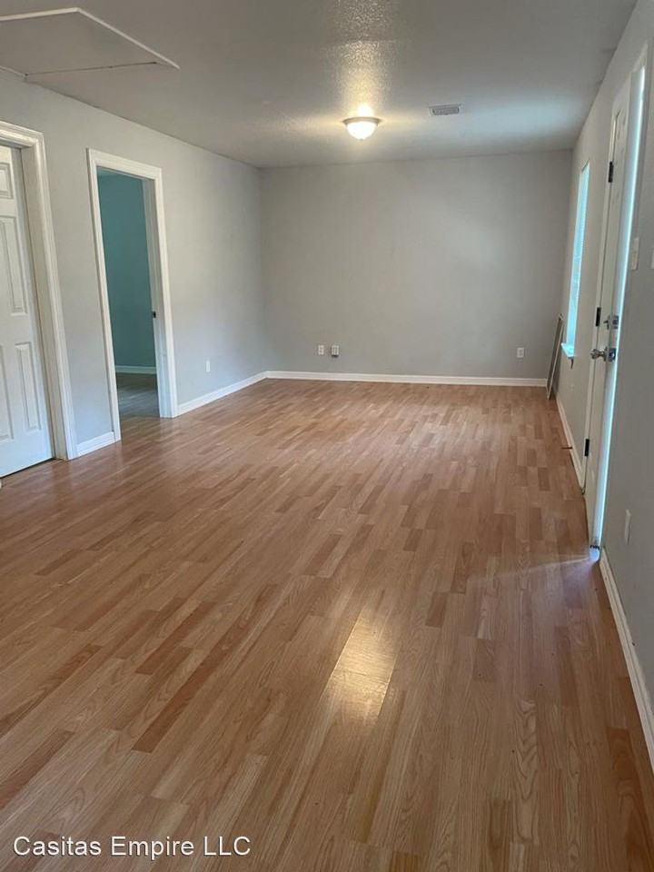 5301 Higgins St #2 - Photo 3 of 5