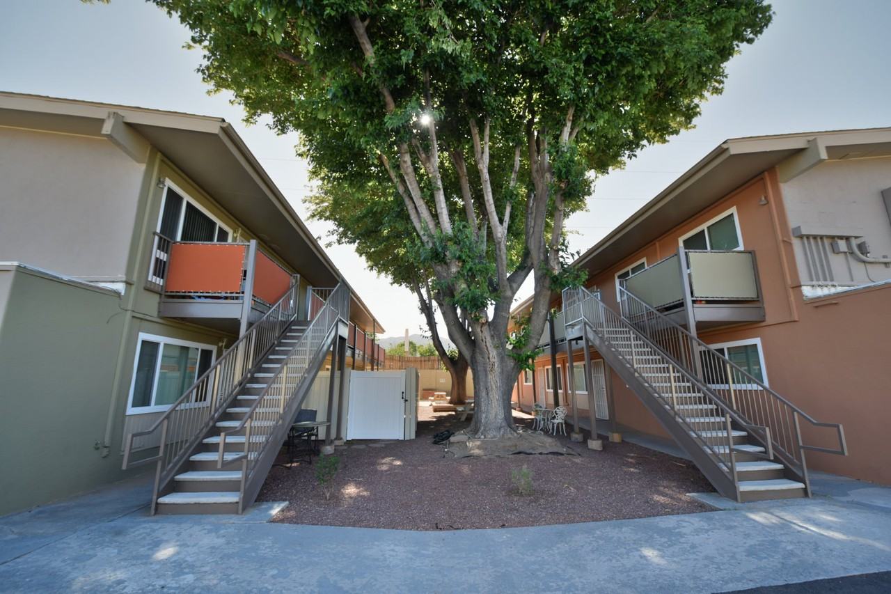 2713 Wyoming Blvd NE - Photo 2 of 33