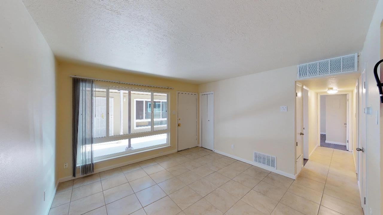 2713 Wyoming Blvd Ne - Photo 2 of 41