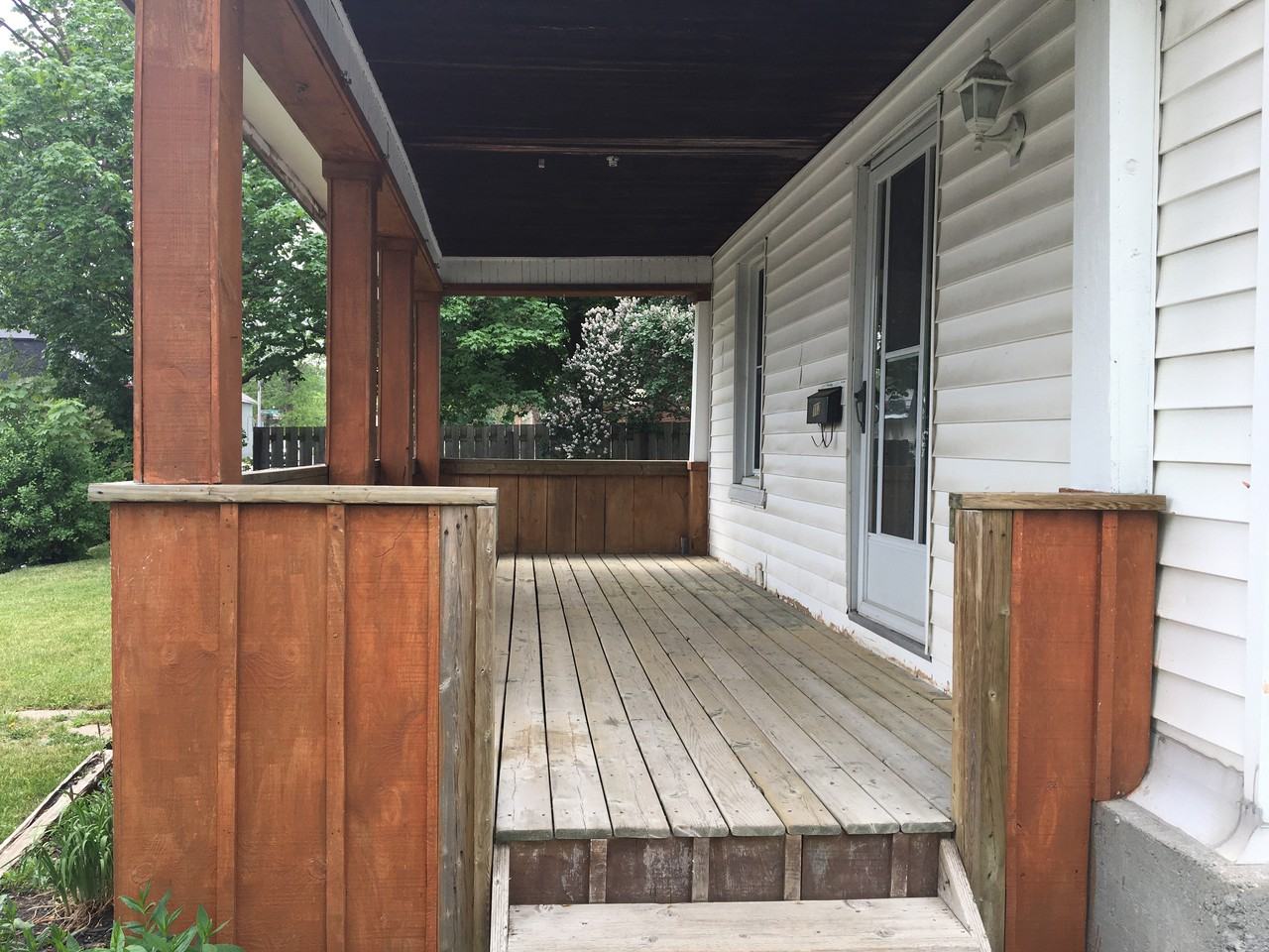 112 College Street East - Photo 3 of 6