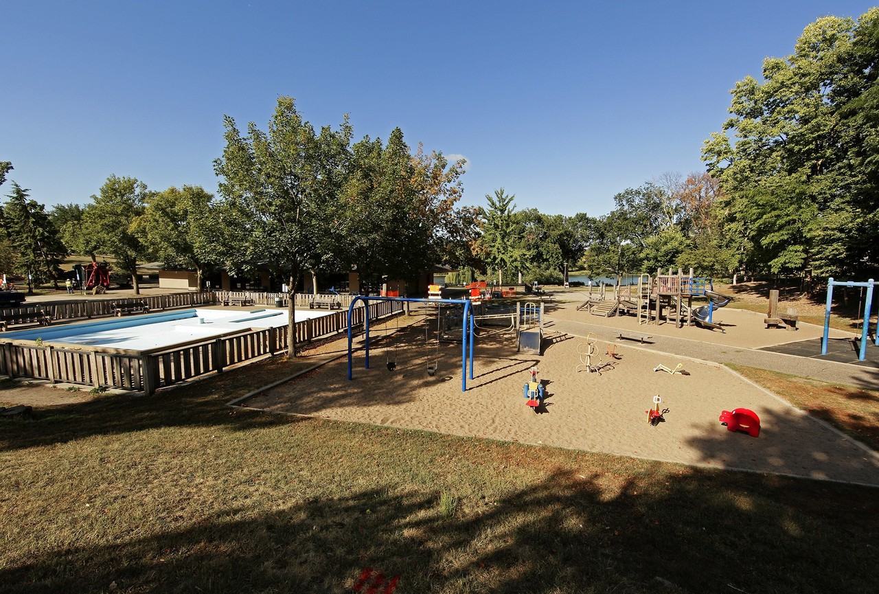 3515 2nd Ave - Photo 2 of 5