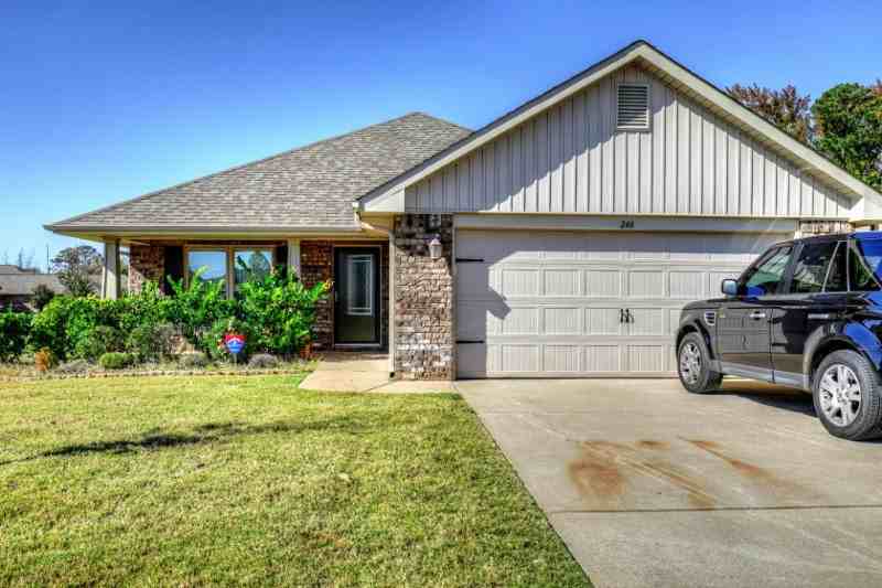 246 Healey Dr - Photo 2 of 7