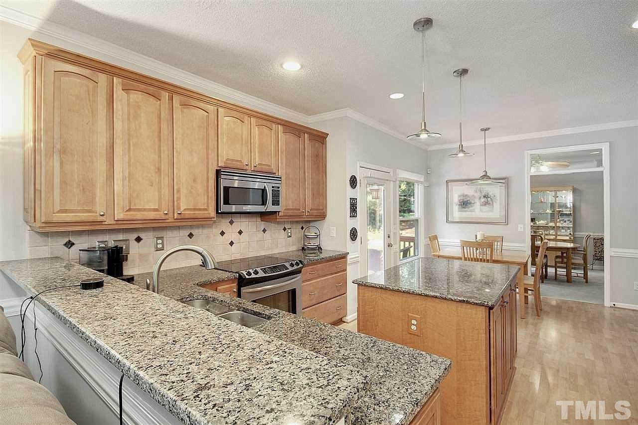 3209 Daingerfield Dr - Photo 2 of 41