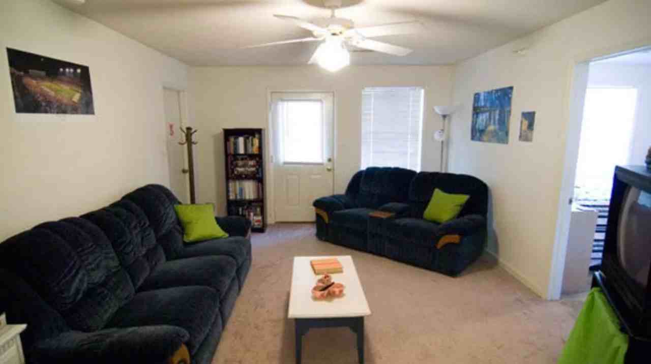 1120 Carlton Ave - Photo 2 of 12