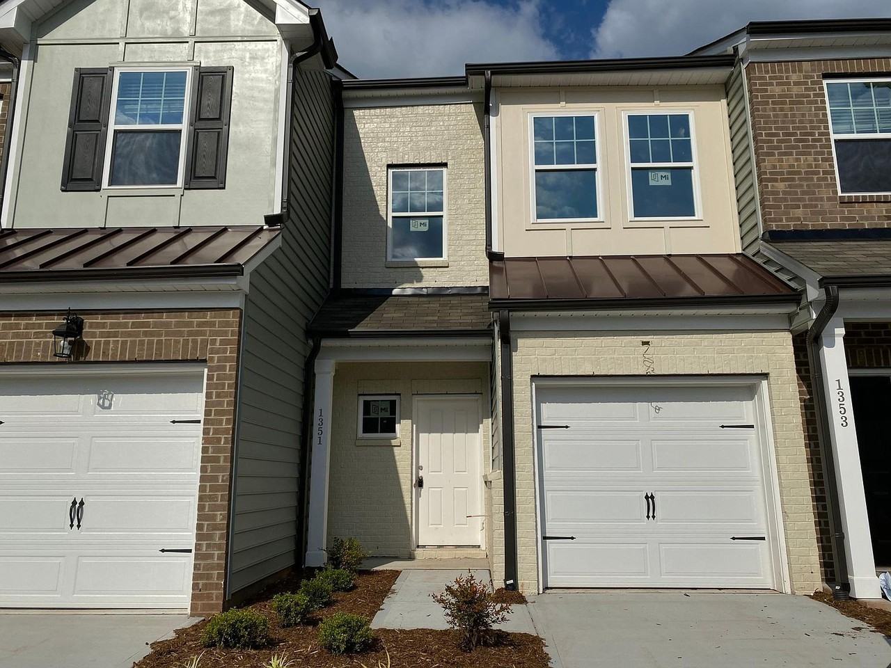 1351 Fitchie Pl - Photo 2 of 12