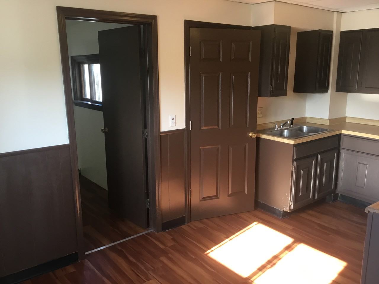 602 E. 13th #4 - Photo 2 of 17