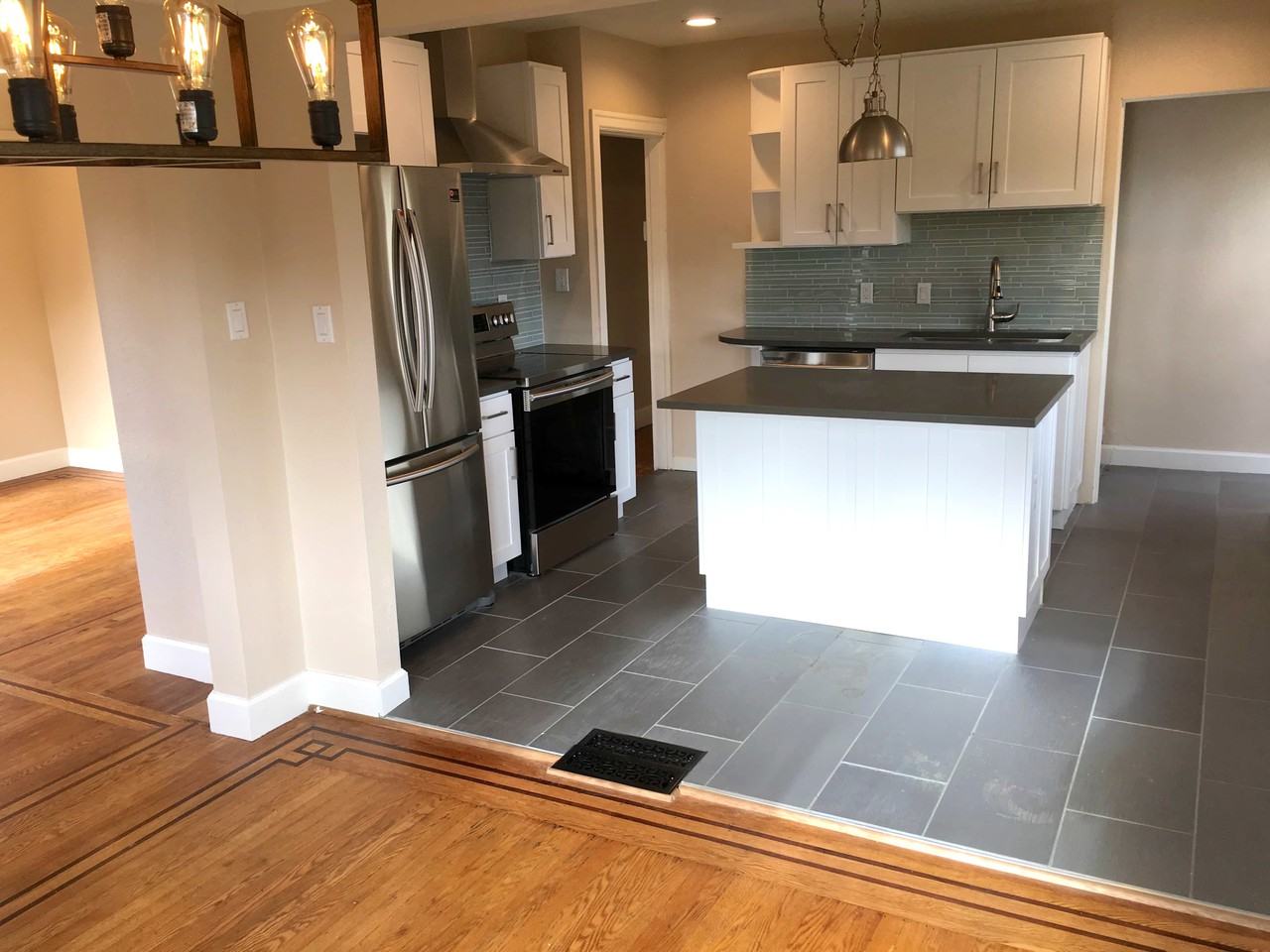 3018 S Graham St - Photo 3 of 26