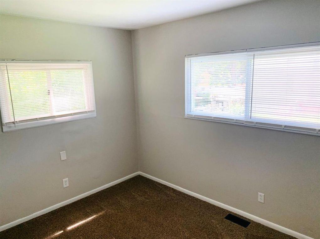 2837 Montana Ave #2 - Photo 4 of 9