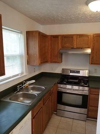 7308 Renyard Ct - Photo 2 of 27