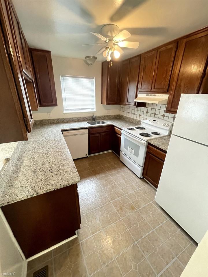 10723 Castleton Way - Photo 2 of 11