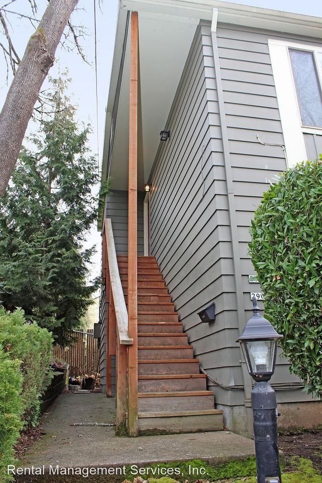 2903-2909 SE Pine St - Photo 2 of 20