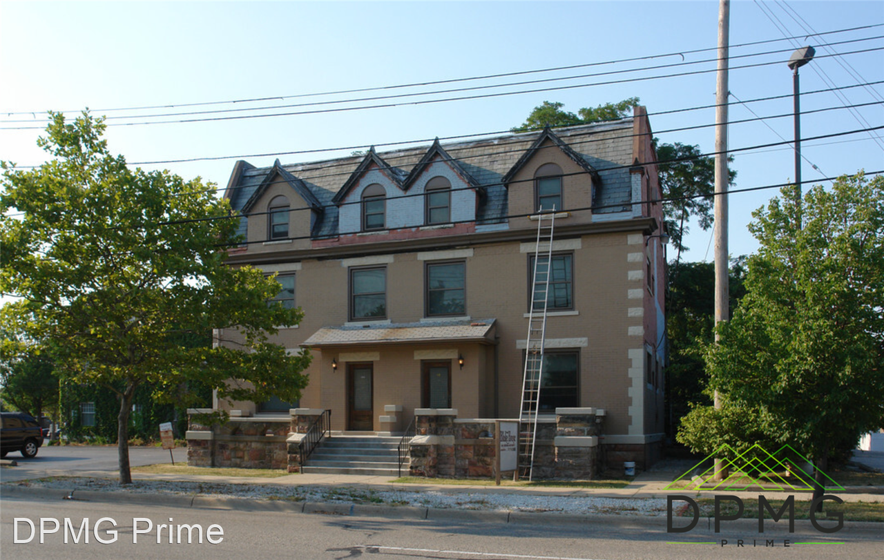 118 W St Joseph St, Lansing, MI, 48933 C/O Lansing Housing Management