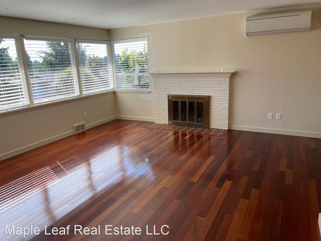 4304 Ne 70th St - Photo 2 of 31