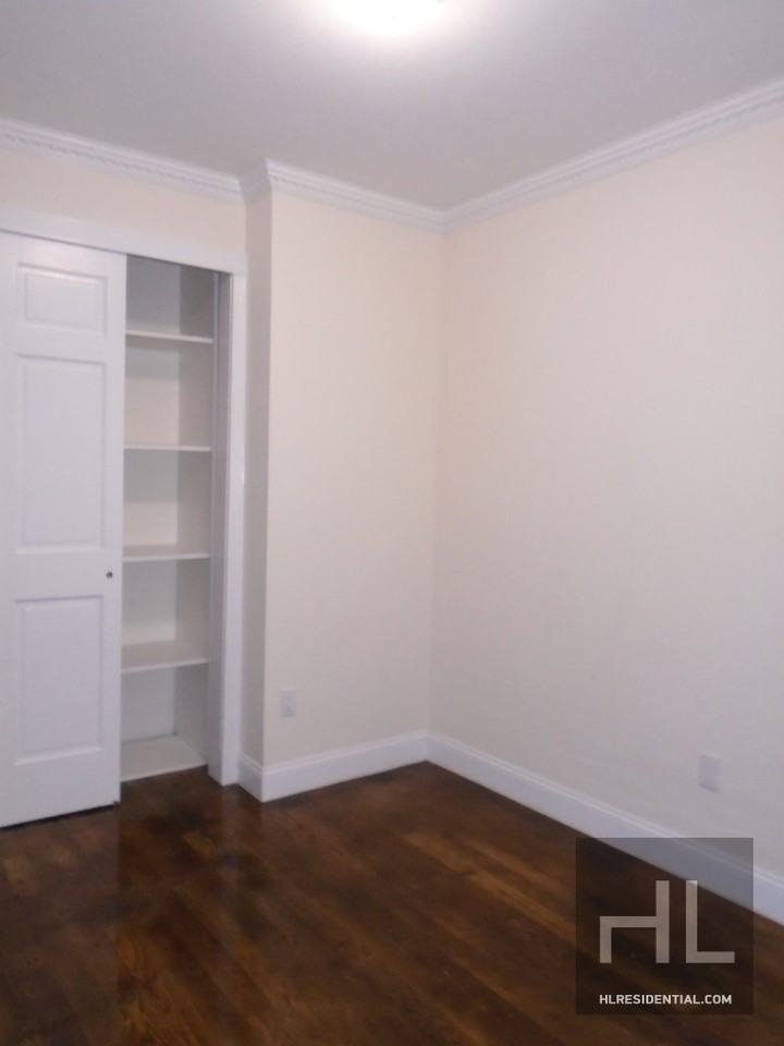 E 106th St #11 - Photo 2 of 5