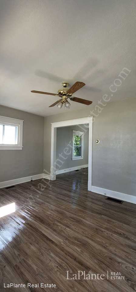 550 550 Hiett Avenue 1 - Photo 3 of 9