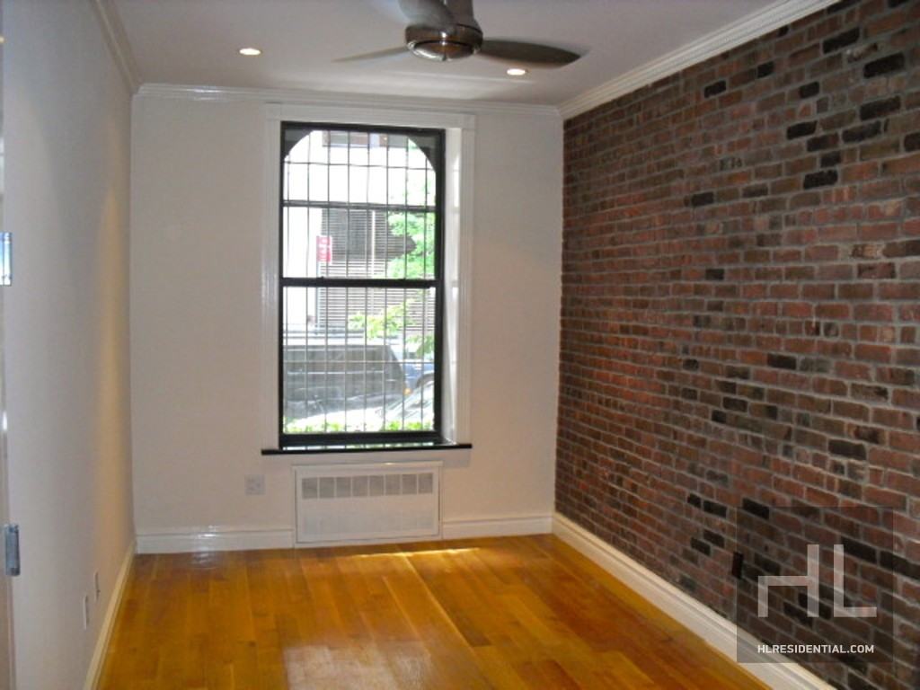 W 16th St #1W - Photo 3 of 11