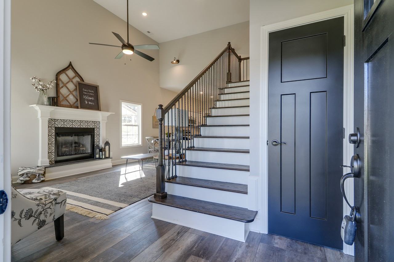 1564 Cherokee Landing Dr - Photo 3 of 19