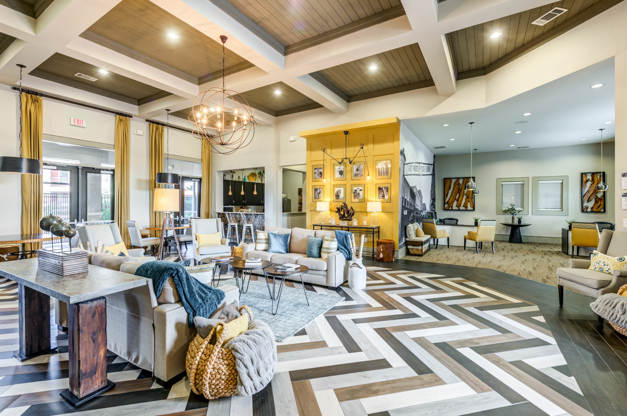 The Sovereign - Photo 3 of 20