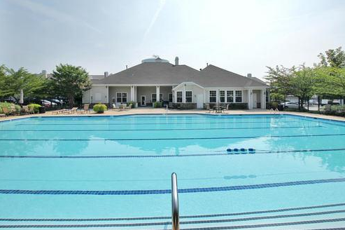 Windsor Commons Apartments - Photo 2 of 9