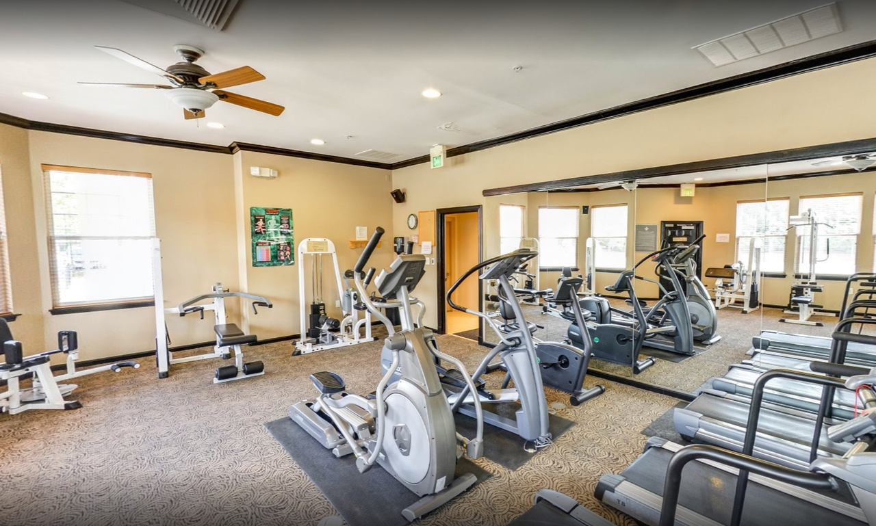 Windsor Commons Apartments - Photo 6 of 9