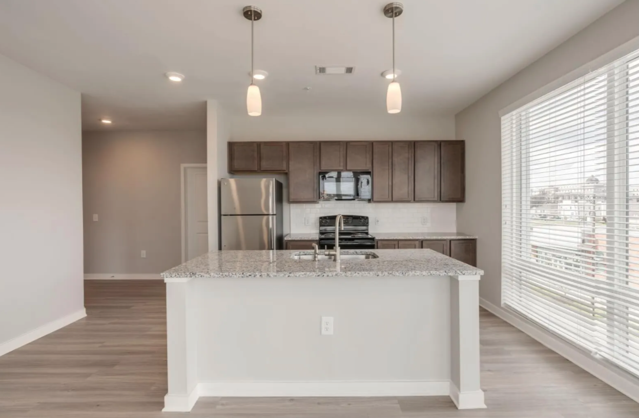 1505 12th Avenue South 301 - Photo 3 of 12