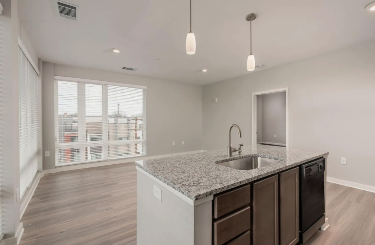 1505 12th Avenue South 301 - Photo 2 of 12