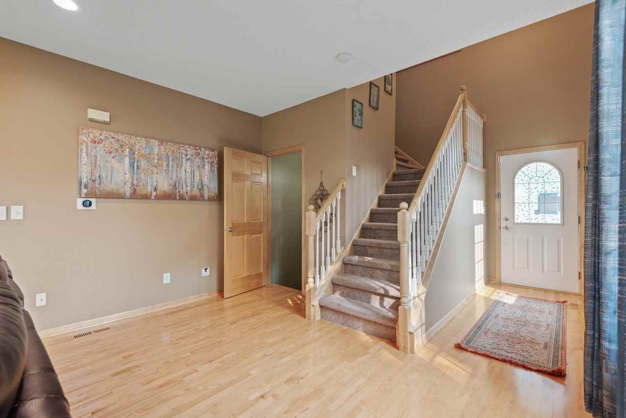 5548 Malibu Dr #1 - Photo 4 of 38