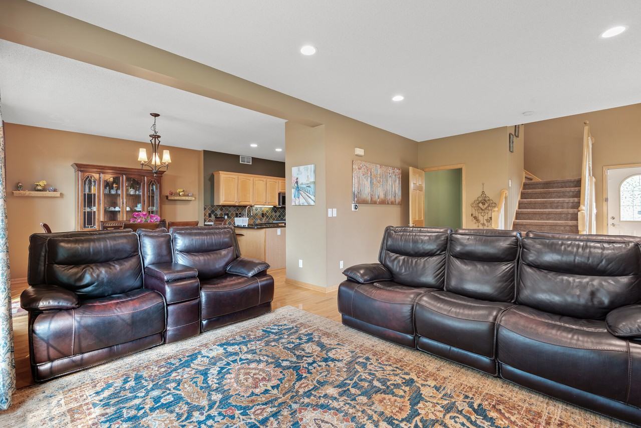 5548 Malibu Dr #1 - Photo 7 of 38