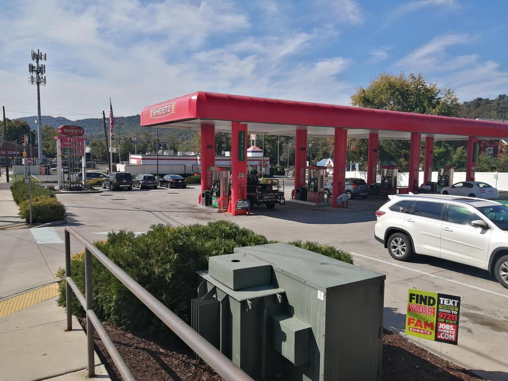 410 Virginia Ave - Photo 2 of 7