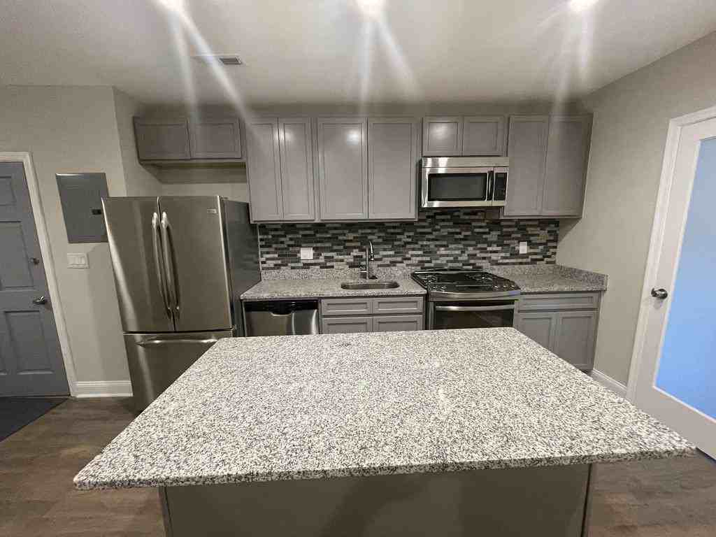 4013 7th St Ne #4 - Photo 2 of 21