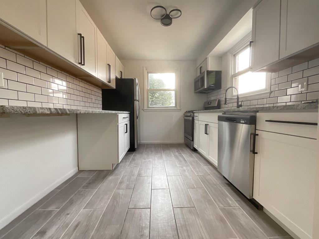 3821 Garrett Rd - Photo 2 of 10