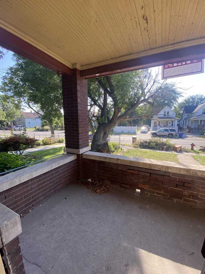 1094 Waterman Street #1094LOWER - Photo 2 of 5