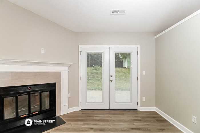 5319 N Oaks Dr - Photo 3 of 16