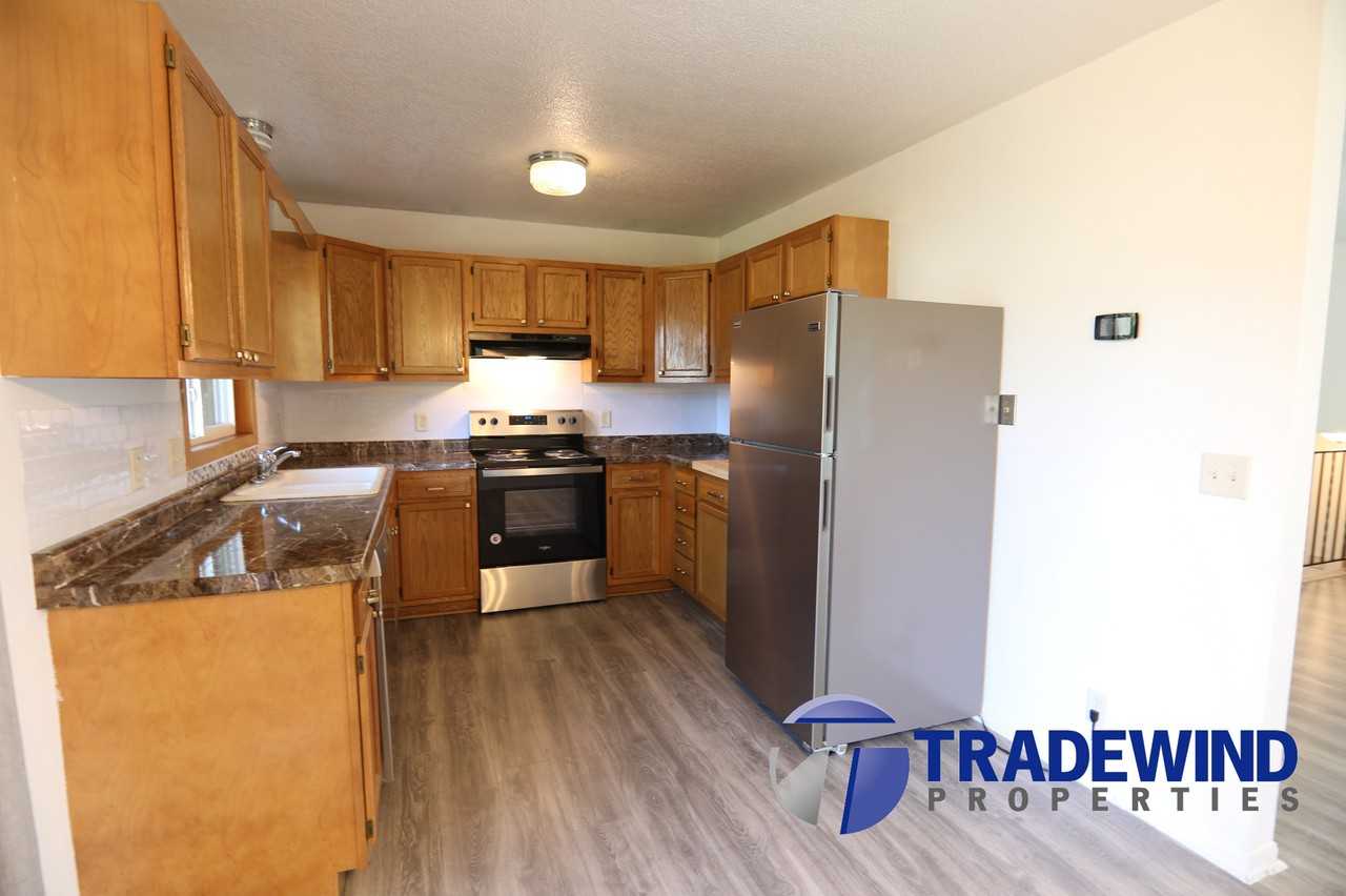 7441 Brunswick Avenue North - Photo 3 of 15