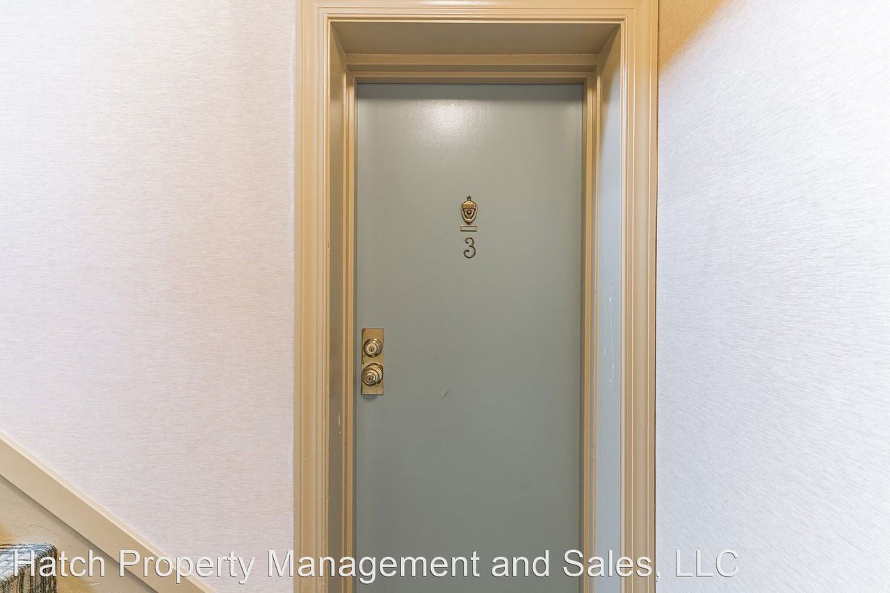 1301 E Abingdon Dr #3 - Photo 2 of 31