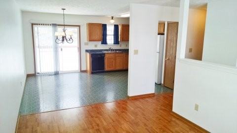 140 Waller Dr - Photo 3 of 16