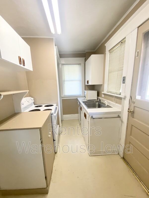 1829 48th St - Photo 5 of 18