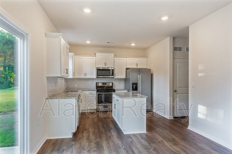 114 Sequoia Forest Dr - Photo 2 of 19