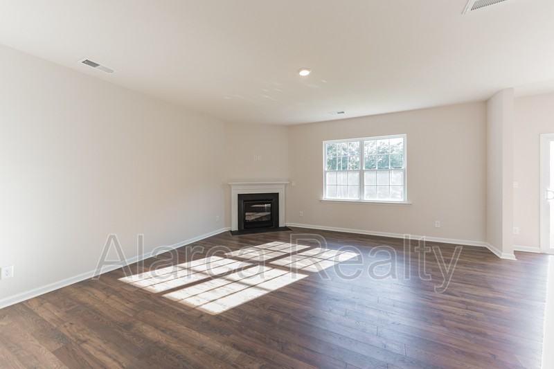 114 Sequoia Forest Dr - Photo 4 of 19